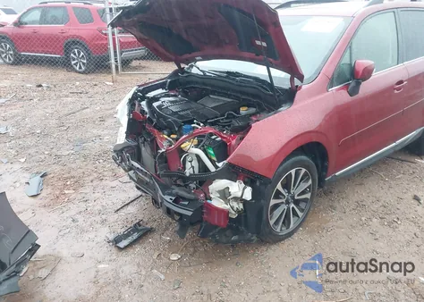 2017 Subaru Forester 2.0Xt Touring z USA, uszkodzony, nr VIN JF2SJGTC0HH447401